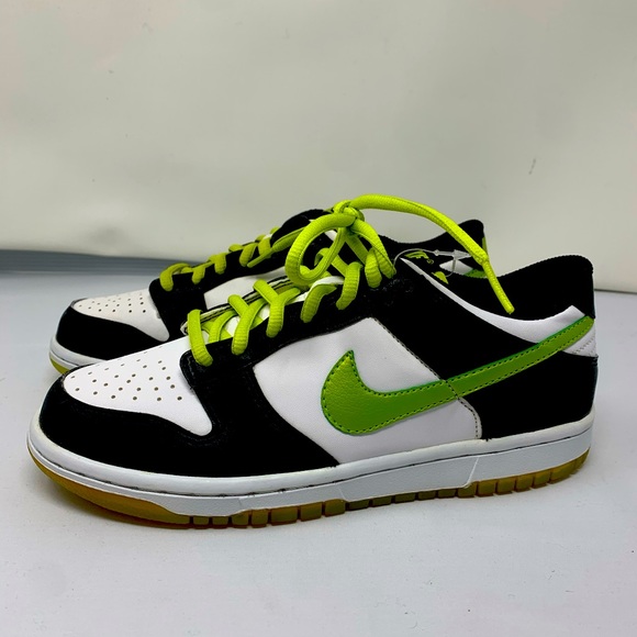 Nike SB “Glow In The Dark” Size 5Y